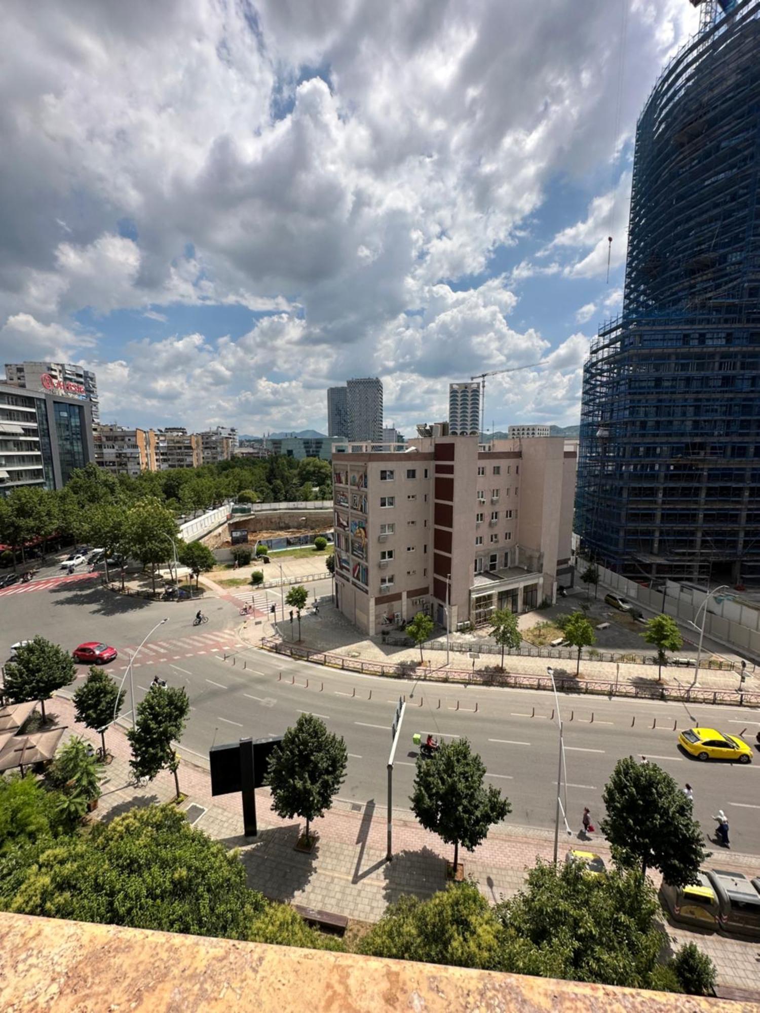 Luxury Center 3 * Tirana